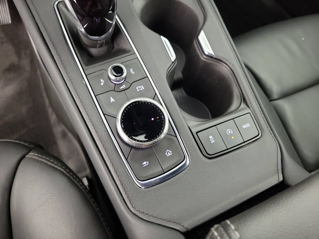 Certified 2025 Cadillac XT4 Premium Luxury FWD image 29