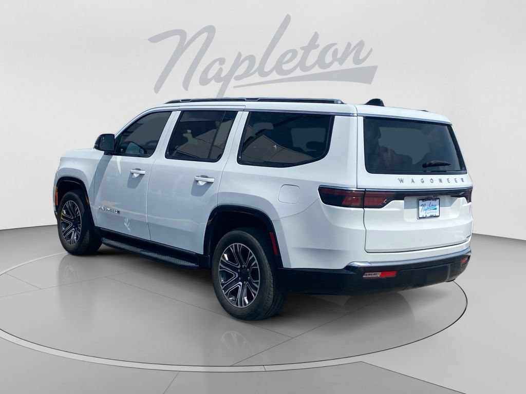 Used 2024 Jeep Wagoneer Series II w/ Flexible Seating Group RWD image 3