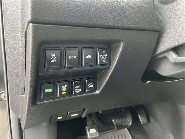 Used 2016 Nissan Rogue SL w/ SL Premium Package image 12