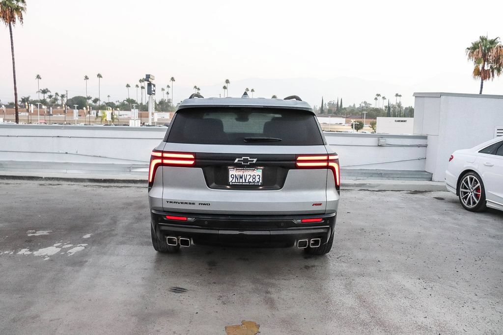 Used 2024 Chevrolet Traverse RS AWD/4WD image 8