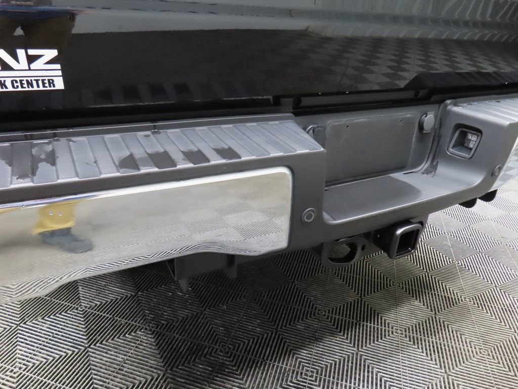 Used 2024 Ford F350 Lariat w/ Chrome Package image 48