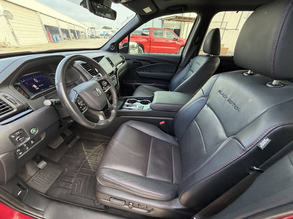 Used 2024 Honda Passport Black Edition image 17
