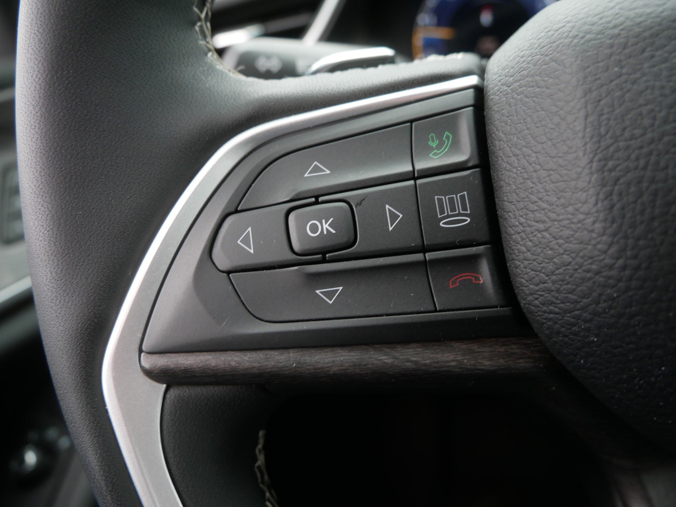 Used 2024 Jeep Grand Cherokee Limited w/ Trailer Tow Package image 25