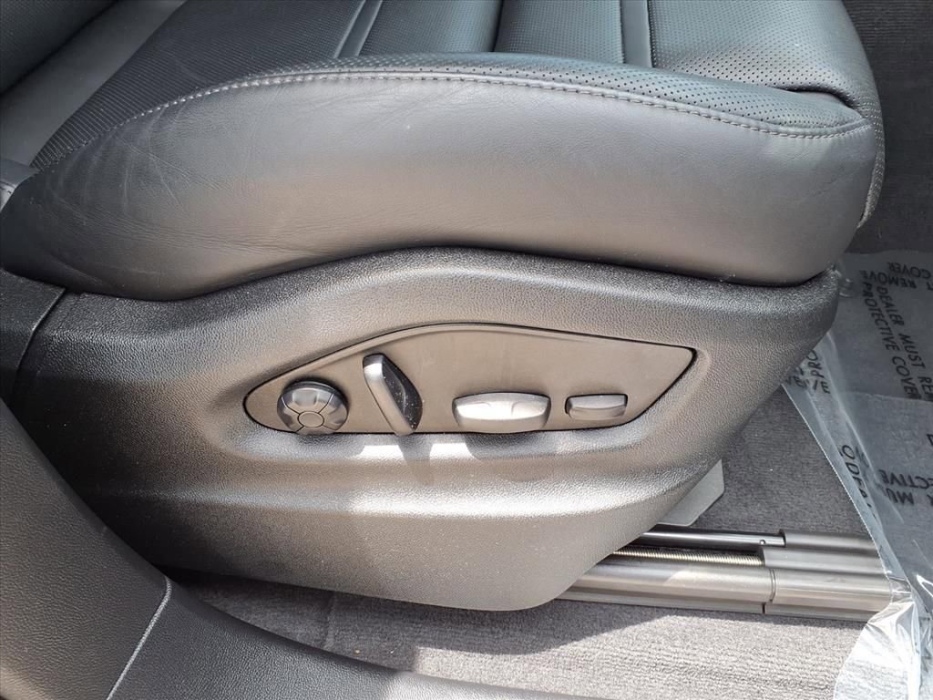 Used 2024 Porsche Cayenne Coupe AWD/4WD image 9