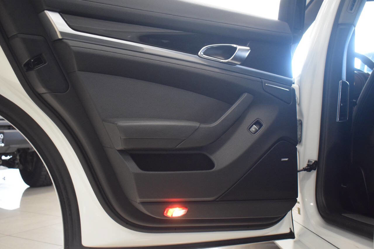 Used 2014 Porsche Panamera 4 image 61