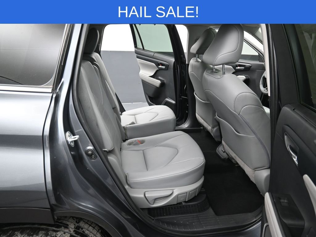 Certified 2020 Toyota Highlander XLE image 34