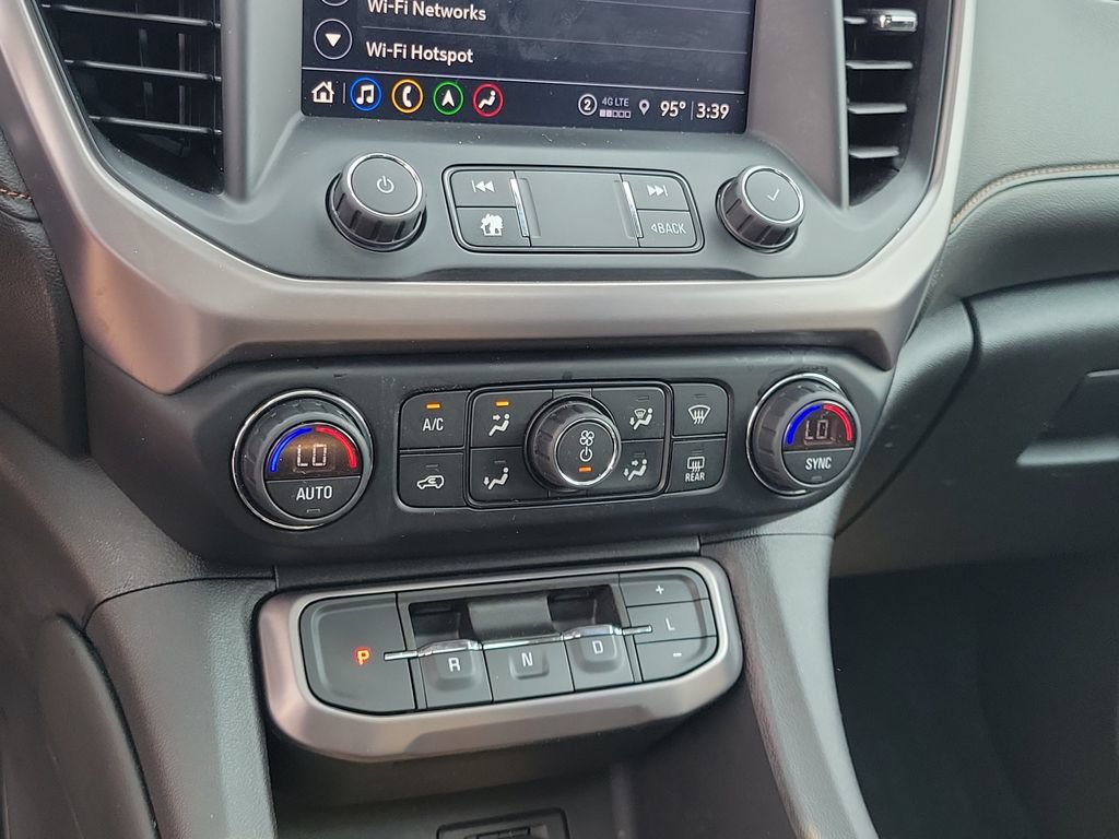 Used 2022 GMC Acadia AT4 w/ Technology Package AWD/4WD image 28