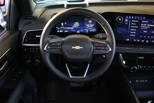 Used 2025 Chevrolet Suburban Premier image 23