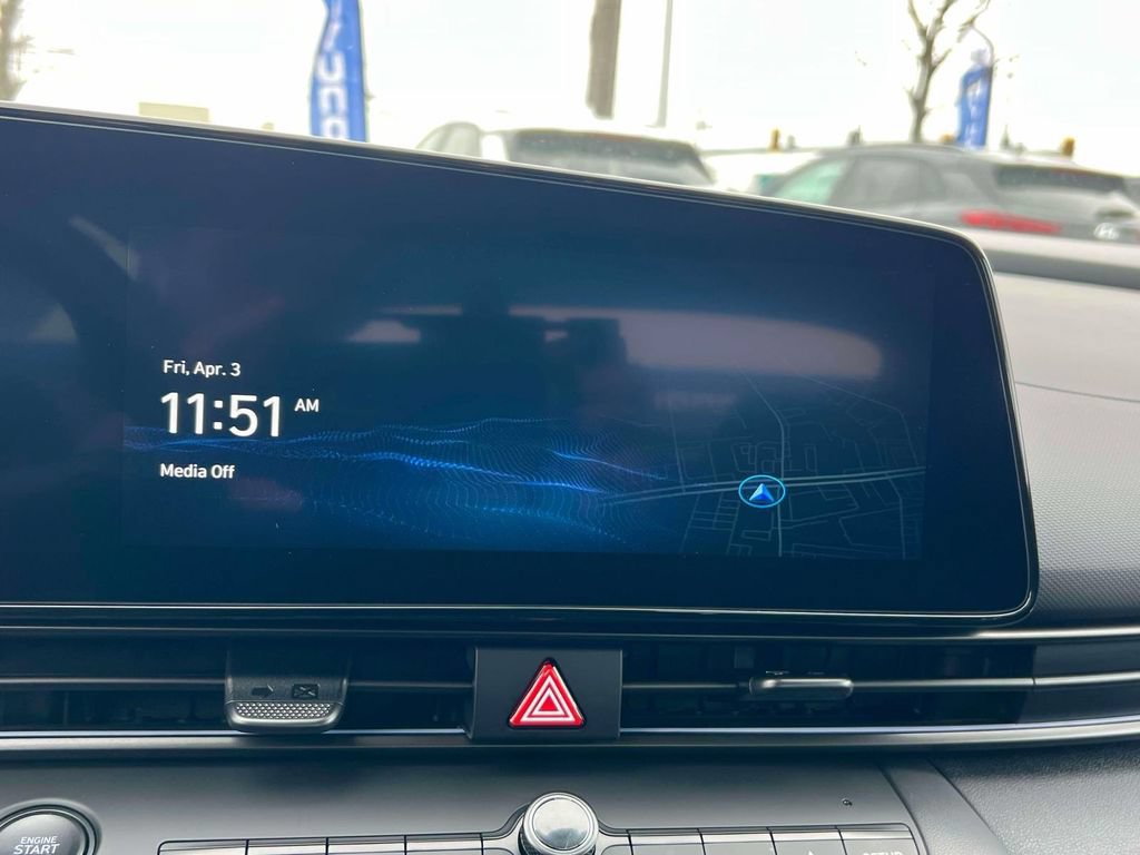 Used 2025 Hyundai Elantra SEL FWD image 24