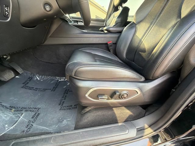 Used 2024 Jeep Wagoneer L Series II w/ Flexible Seating Group AWD/4WD image 20