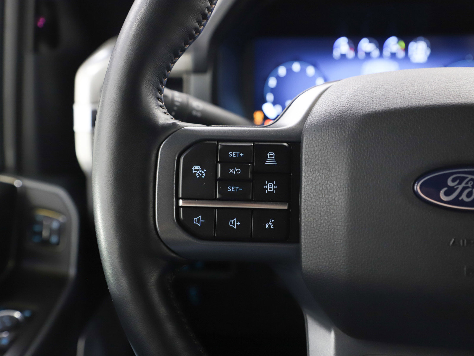 Used 2024 Ford F150 Lariat w/ Equipment Group 502A High image 24