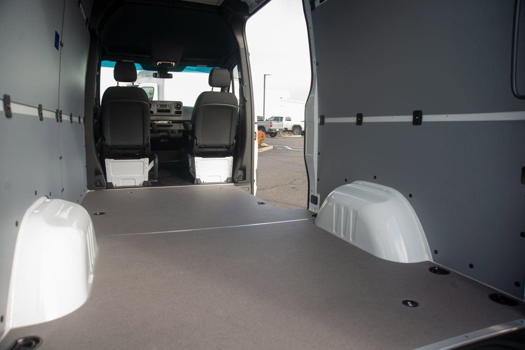 Used 2025 Mercedes-Benz Sprinter 2500 image 35