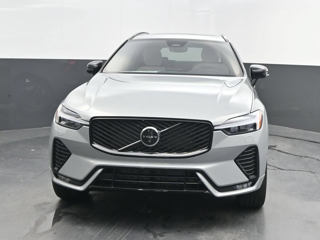 New 2026 Volvo XC60 B5 Plus w/ Protection Package Premier AWD/4WD image 10