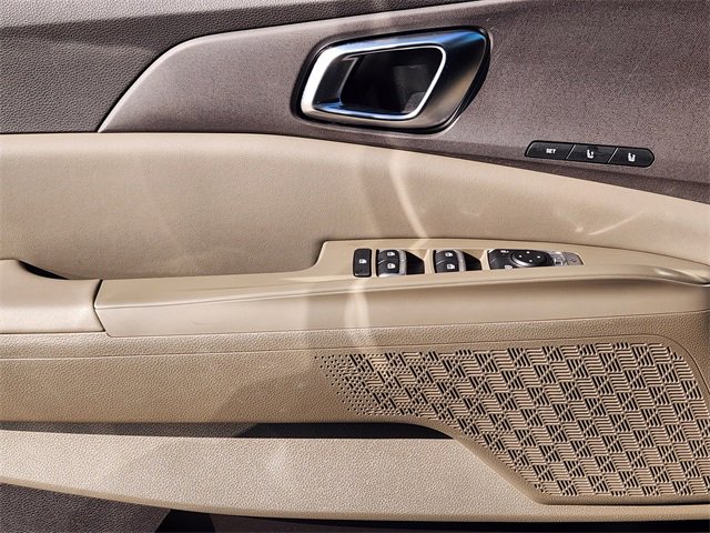 Certified 2025 Kia Carnival SX image 24