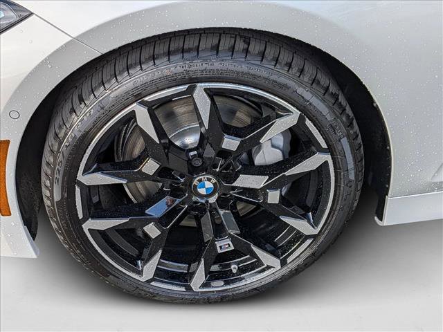 Used 2025 BMW 330i Sedan w/ M Sport Package image 9