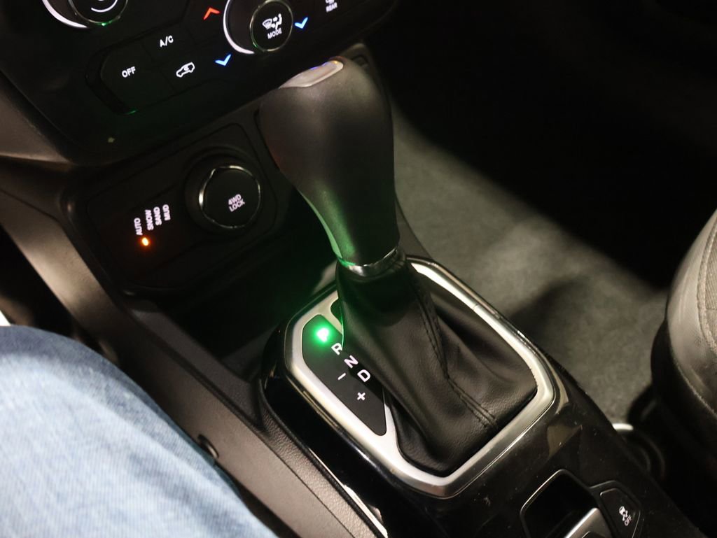 Used 2022 Jeep Renegade Altitude image 29