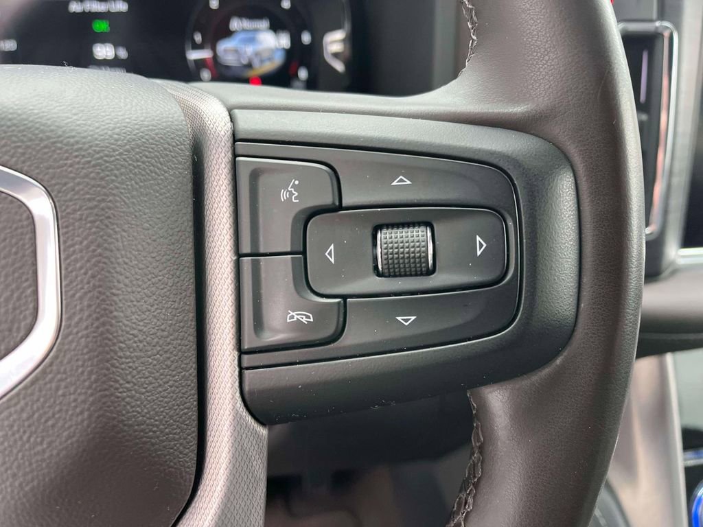 Used 2023 GMC Yukon Denali image 32