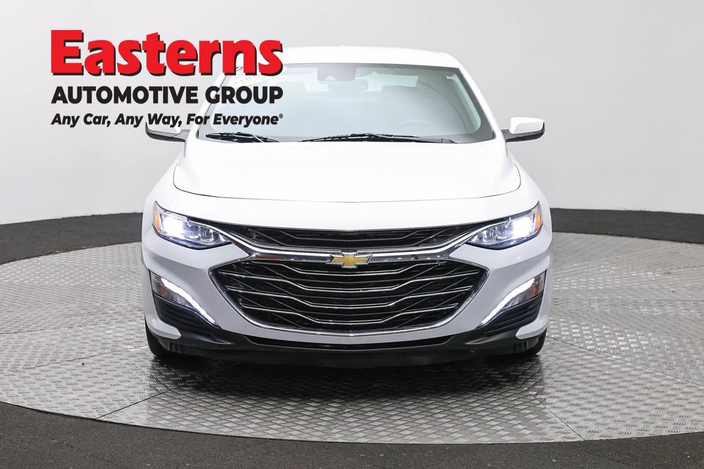 Used 2024 Chevrolet Malibu LT FWD image 2