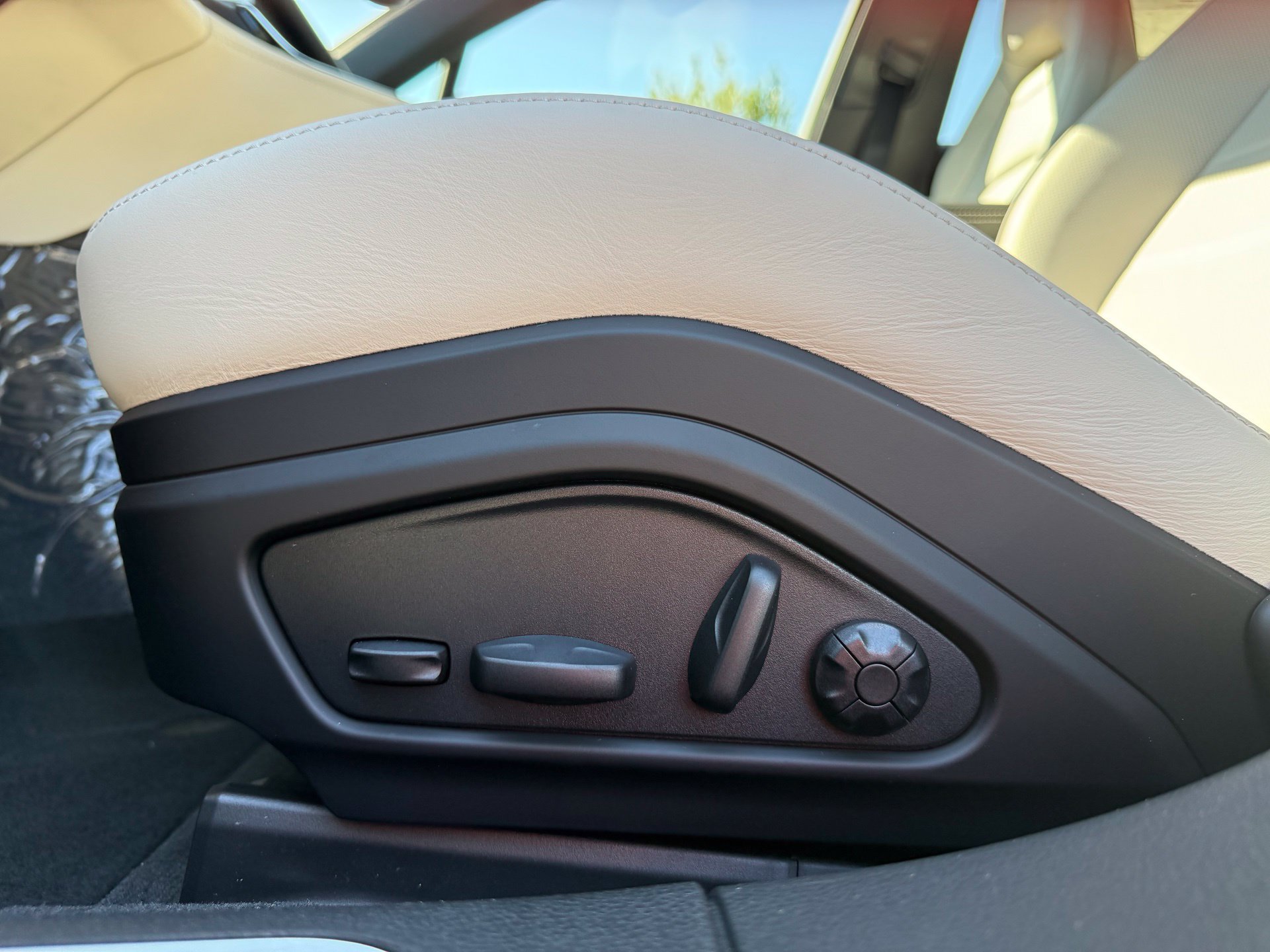 New 2026 Porsche Panamera 4 AWD/4WD image 28
