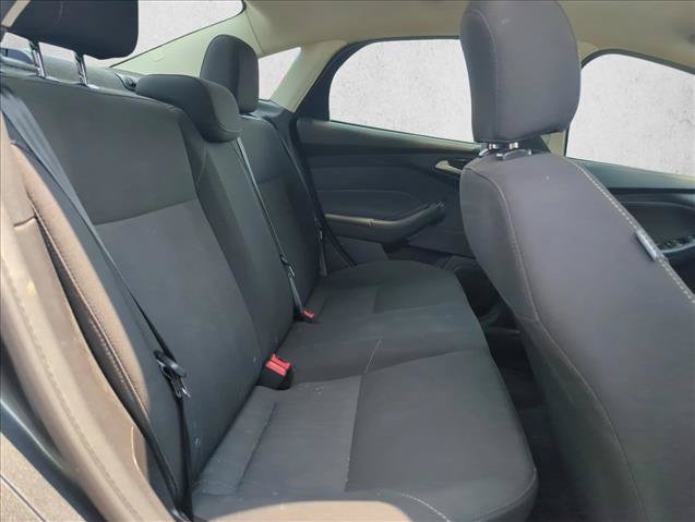 Used 2017 Ford Focus SE FWD image 25