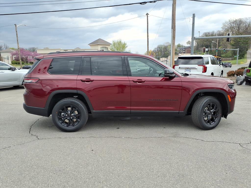 New 2026 Jeep Grand Cherokee L 4WD image 3
