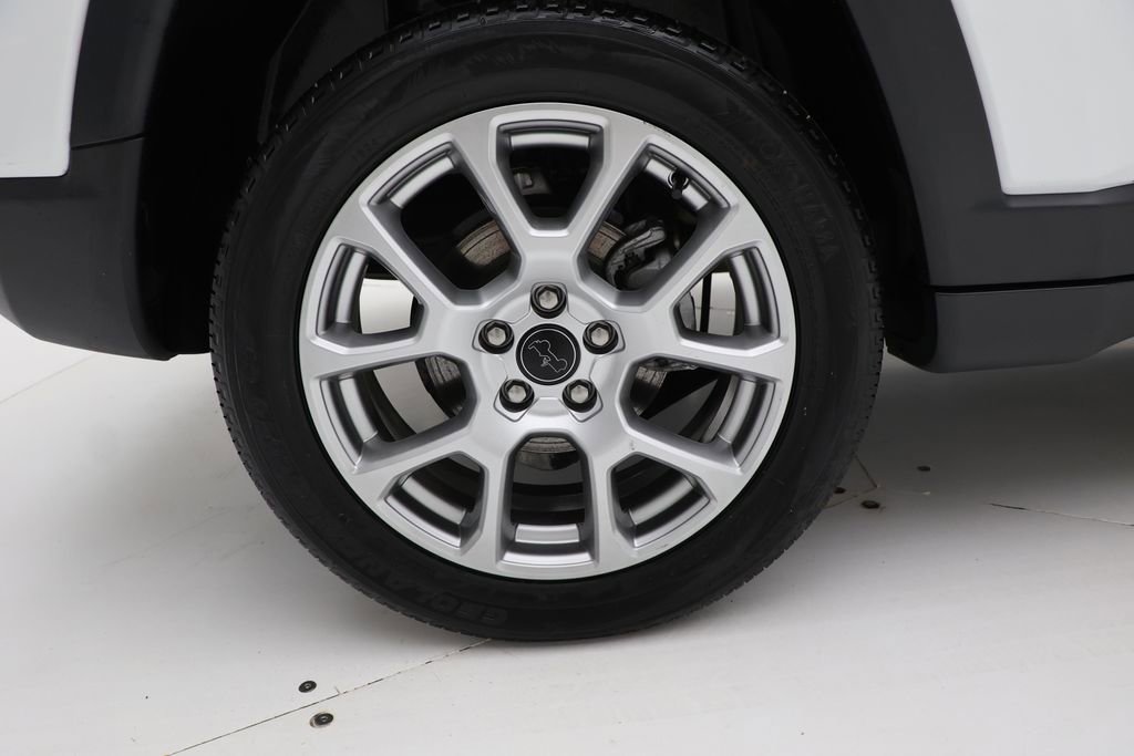 Used 2025 Jeep Compass Limited AWD/4WD image 9