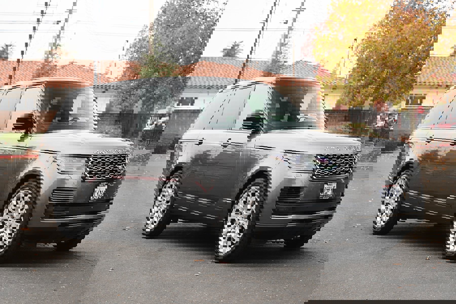 Used 2019 Land Rover Range Rover HSE image 1