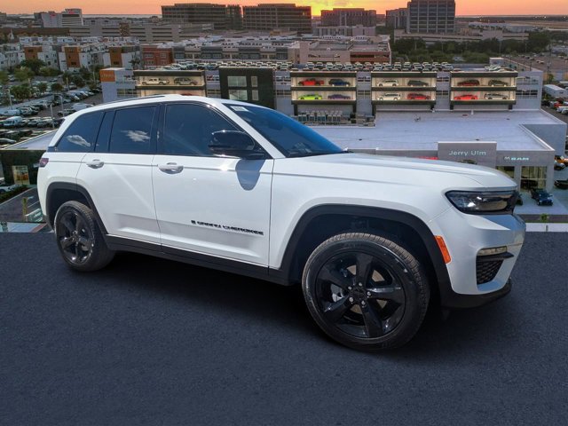 New 2025 Jeep Grand Cherokee Limited w/ Black Appearance Package