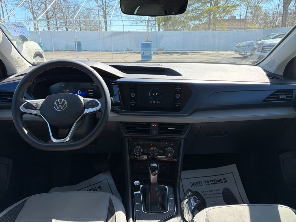 Used 2024 Volkswagen Taos SE image 21