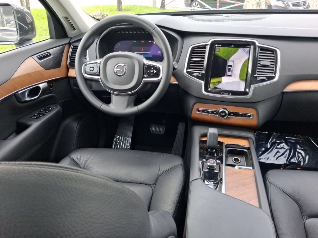 Used 2024 Volvo XC90 B5 Plus AWD/4WD image 10