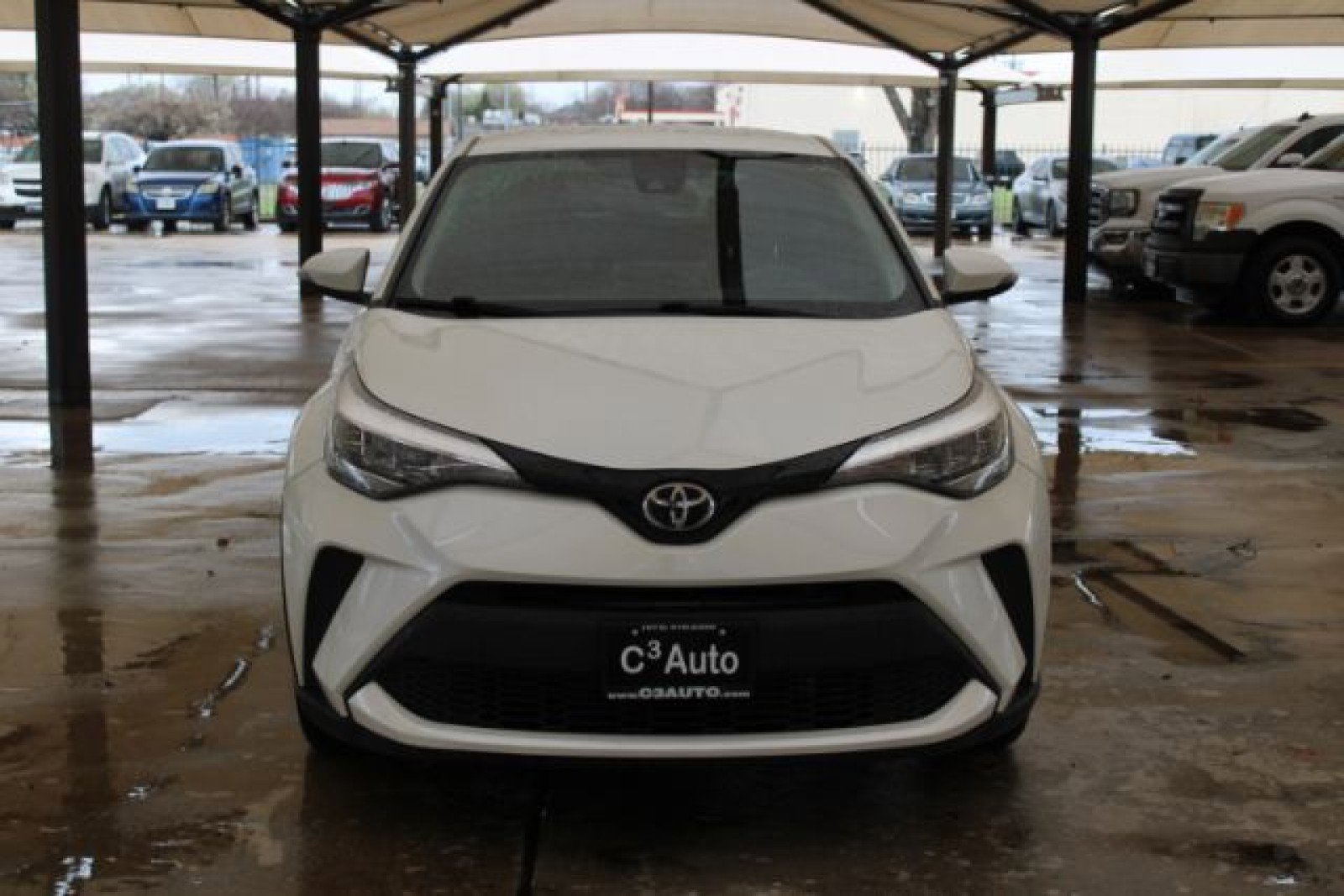 Used 2020 Toyota C-HR LE image 2