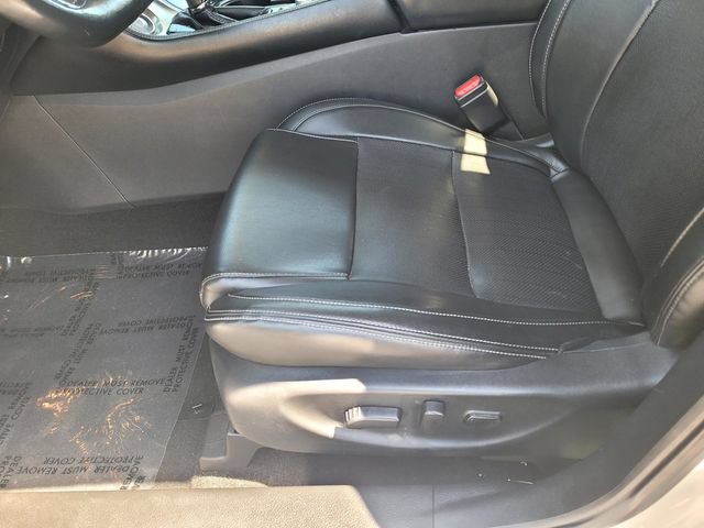 Used 2020 Nissan Maxima 3.5 SL w/ Floor Mat Group FWD image 19
