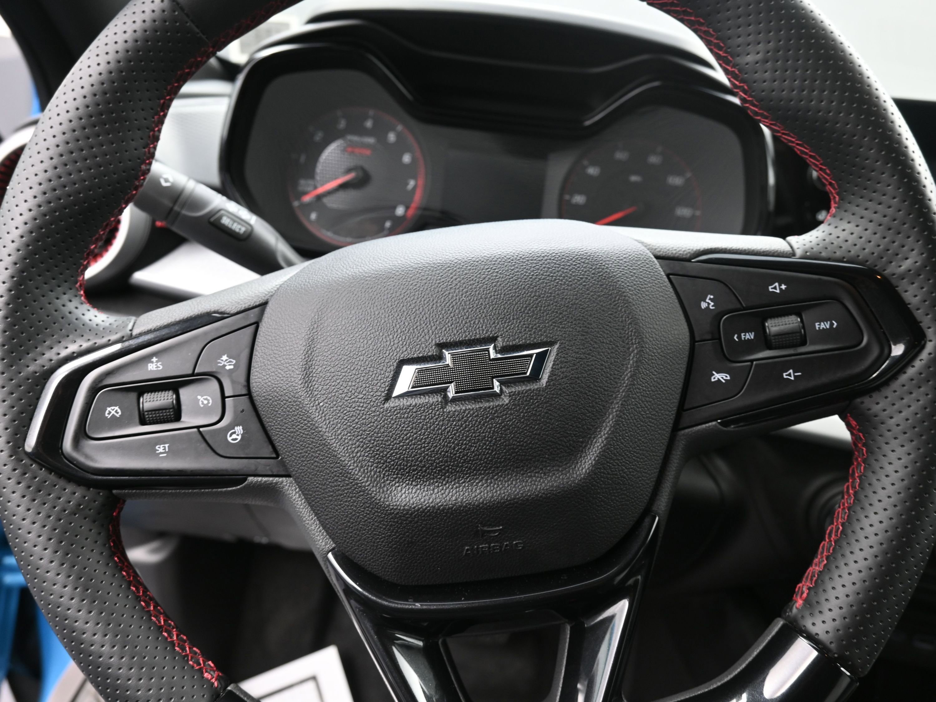 Used 2025 Chevrolet Trax RS image 26