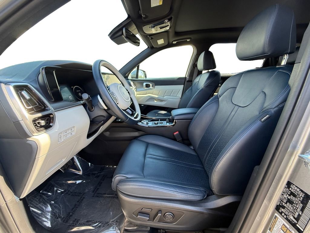 Used 2022 Kia Sorento SX Prestige w/ Panoramic Sunroof Package image 9
