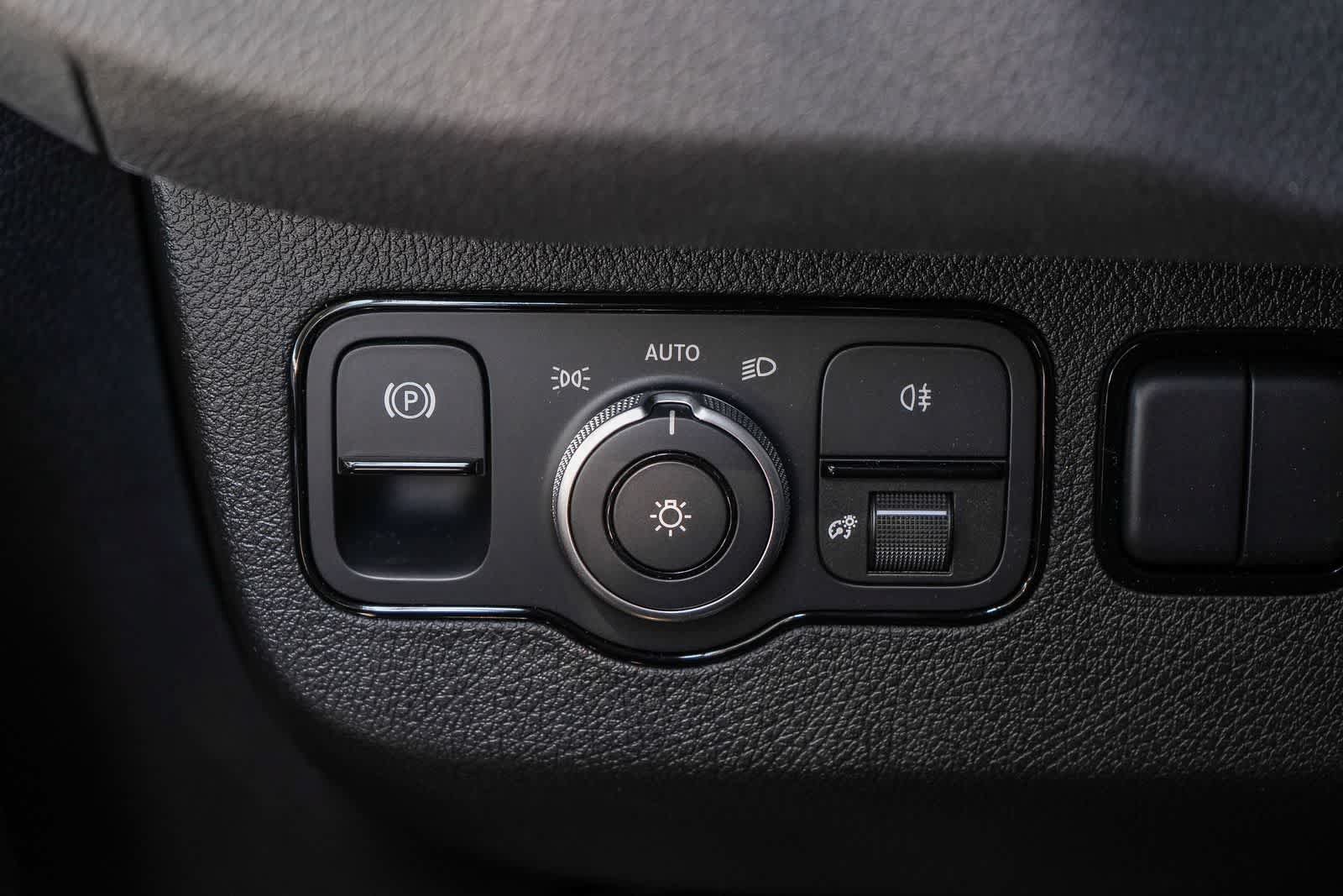 New 2025 Mercedes-Benz eSprinter 170 Cargo image 24