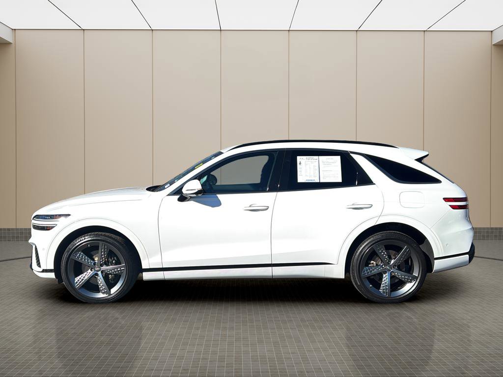 Used 2022 Genesis GV70 3.5T Sport w/ Sport Prestige Package image 2