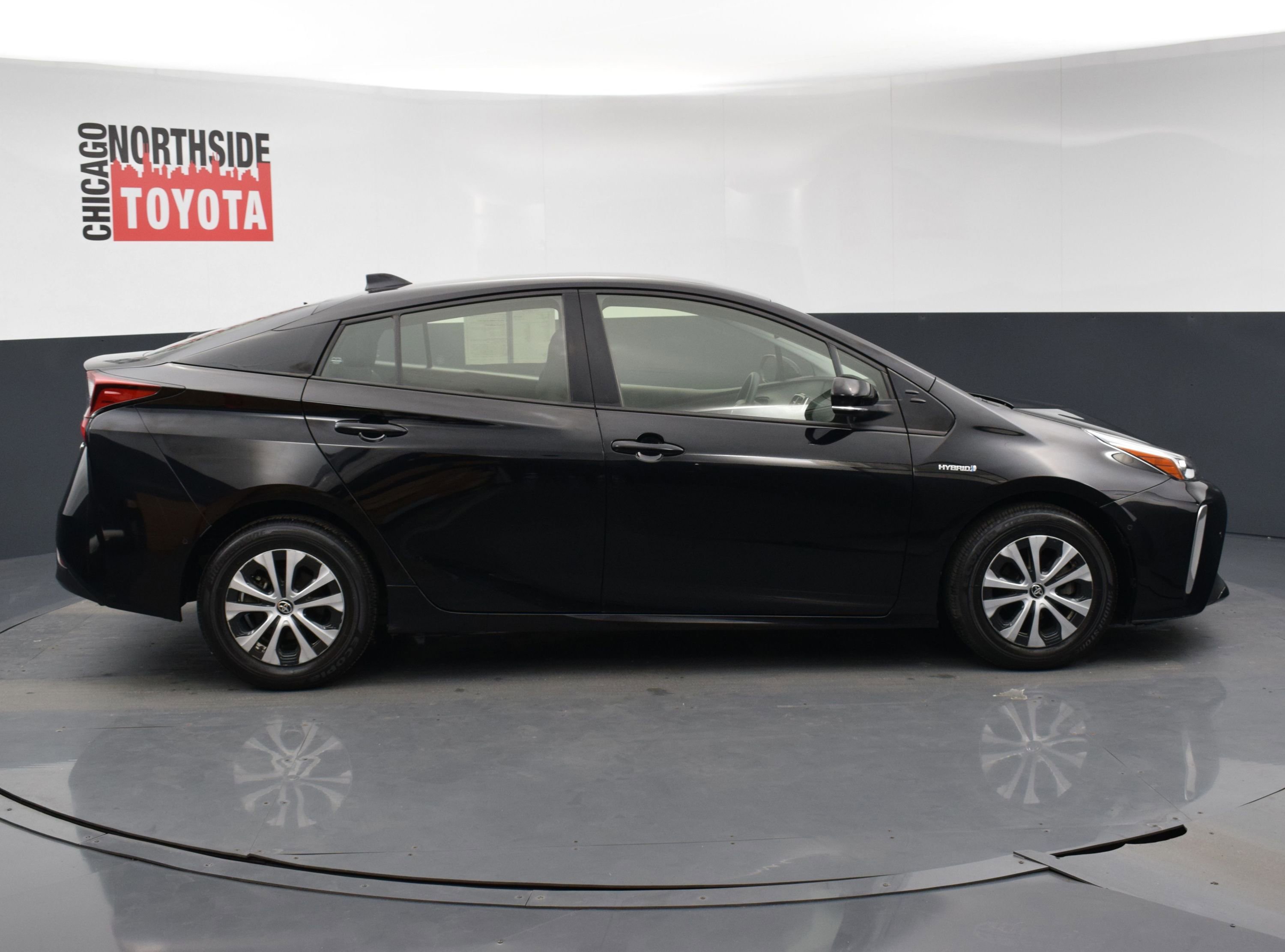 Used 2021 Toyota Prius LE image 5