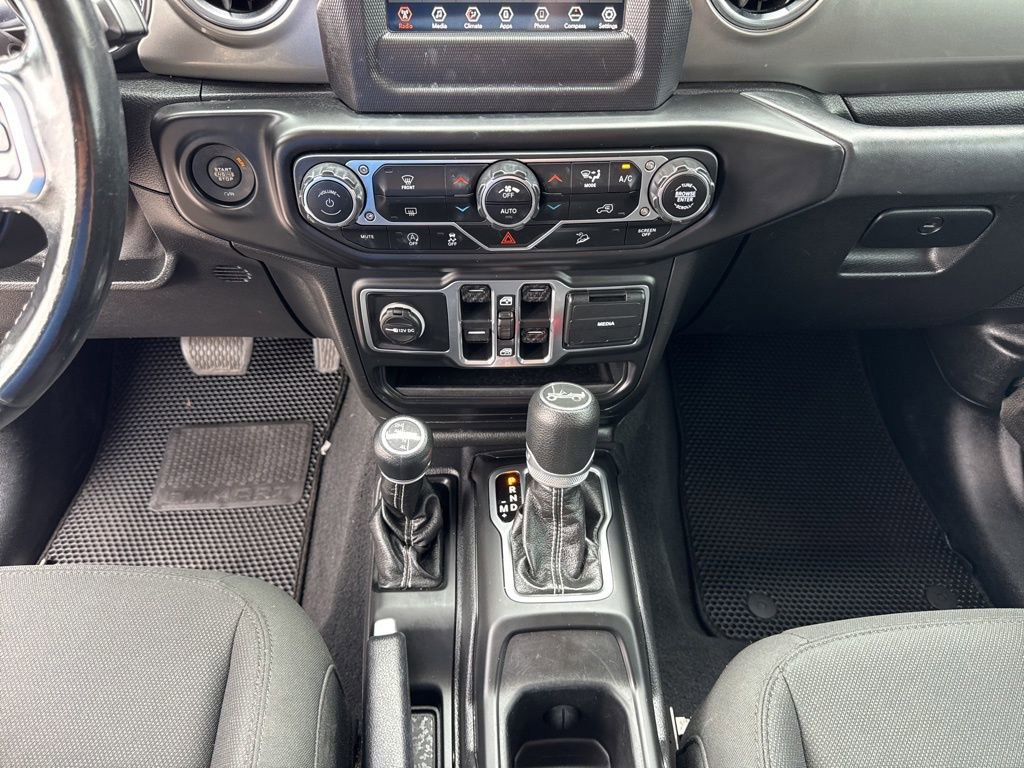 Used 2020 Jeep Wrangler Unlimited Sahara AWD/4WD image 37