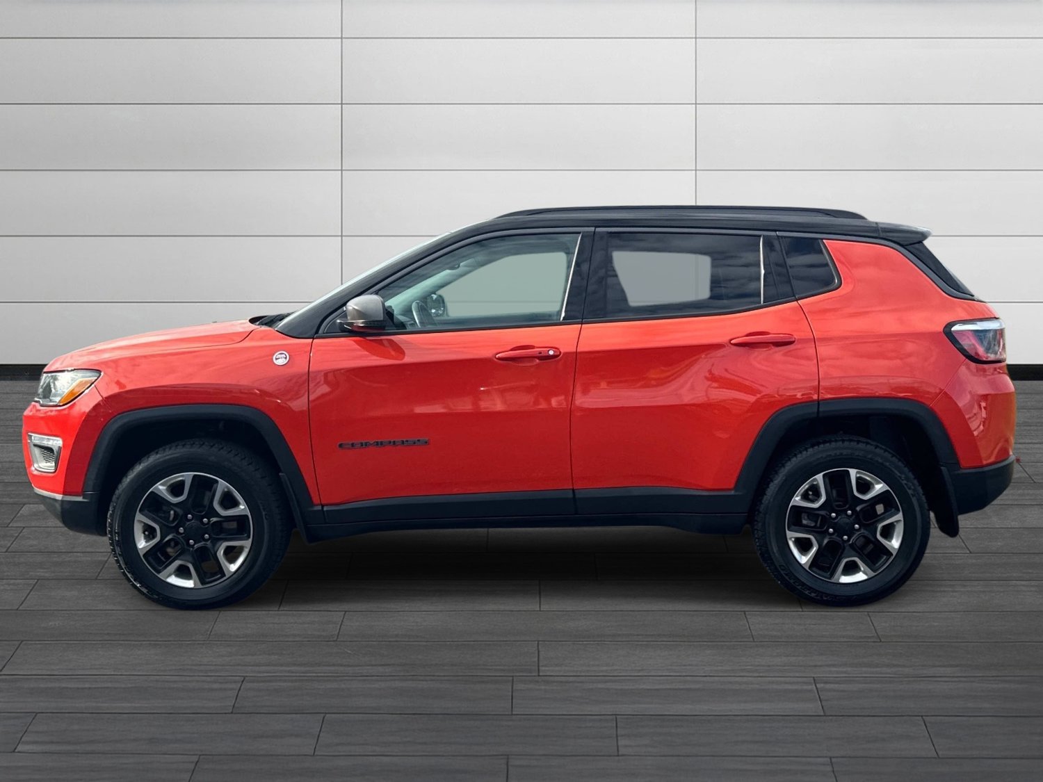 Used 2018 Jeep Compass Trailhawk w/ Cold Weather Group AWD/4WD image 9