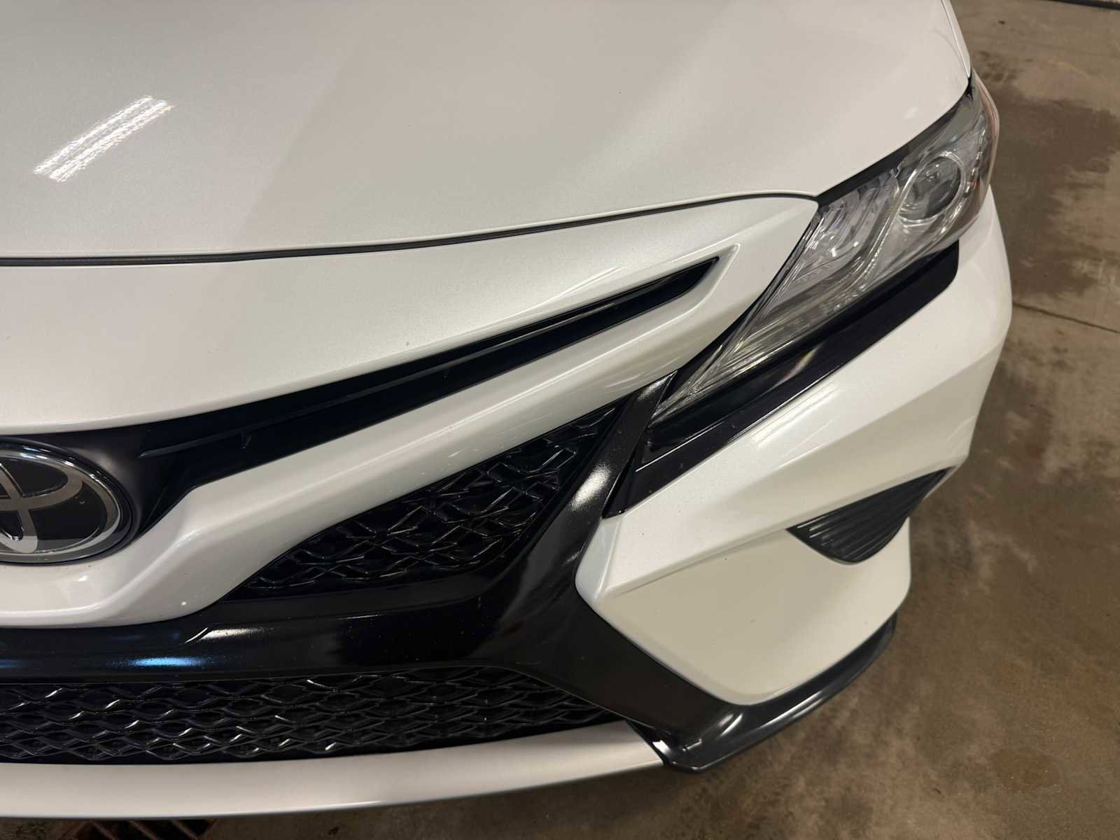 Used 2019 Toyota Camry XSE w/ Navigation Package image 5
