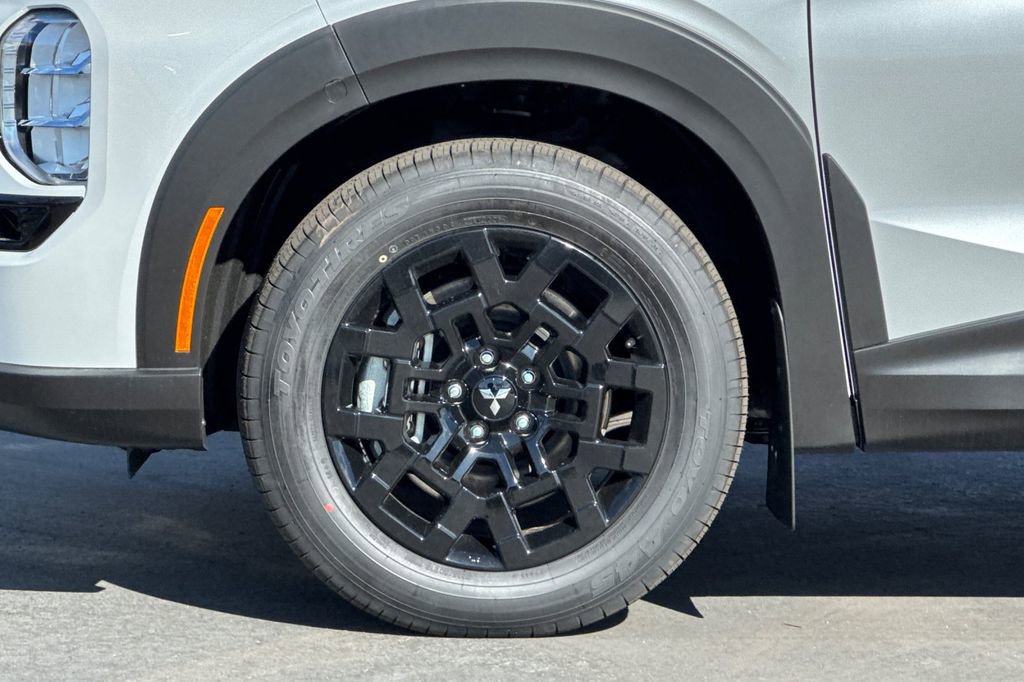 New 2026 Mitsubishi Outlander AWD image 27