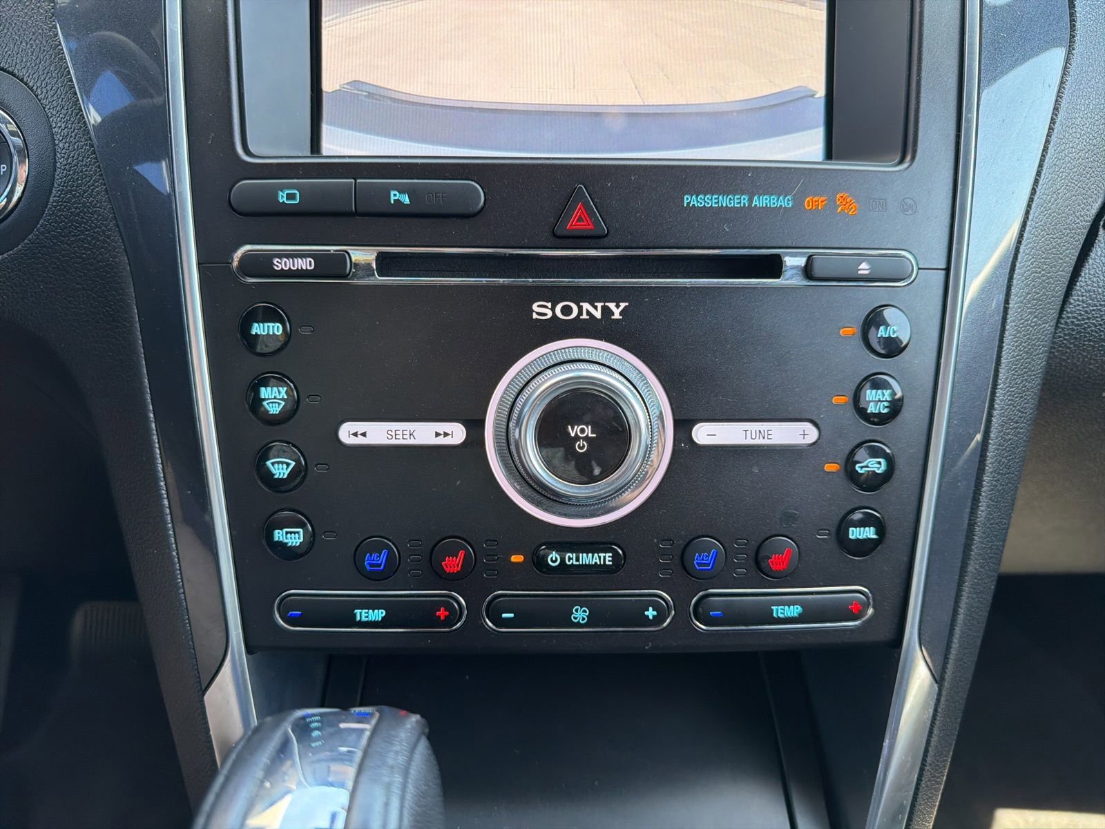 Used 2018 Ford Explorer Sport w/ Equipment Group 401A AWD/4WD image 15