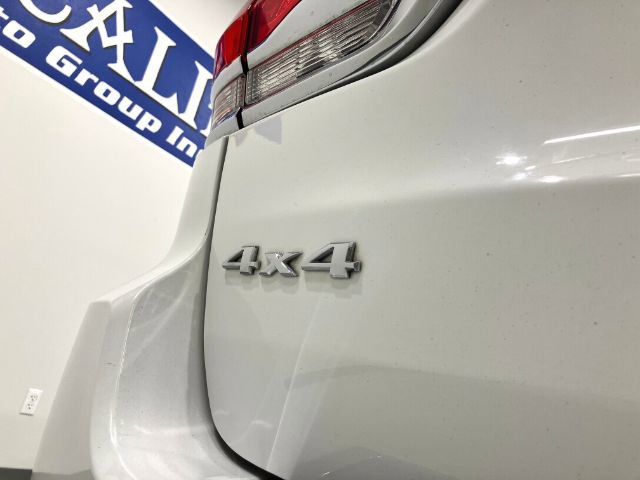 Used 2017 Jeep Grand Cherokee Overland w/ Jeep Active Safety Group image 17