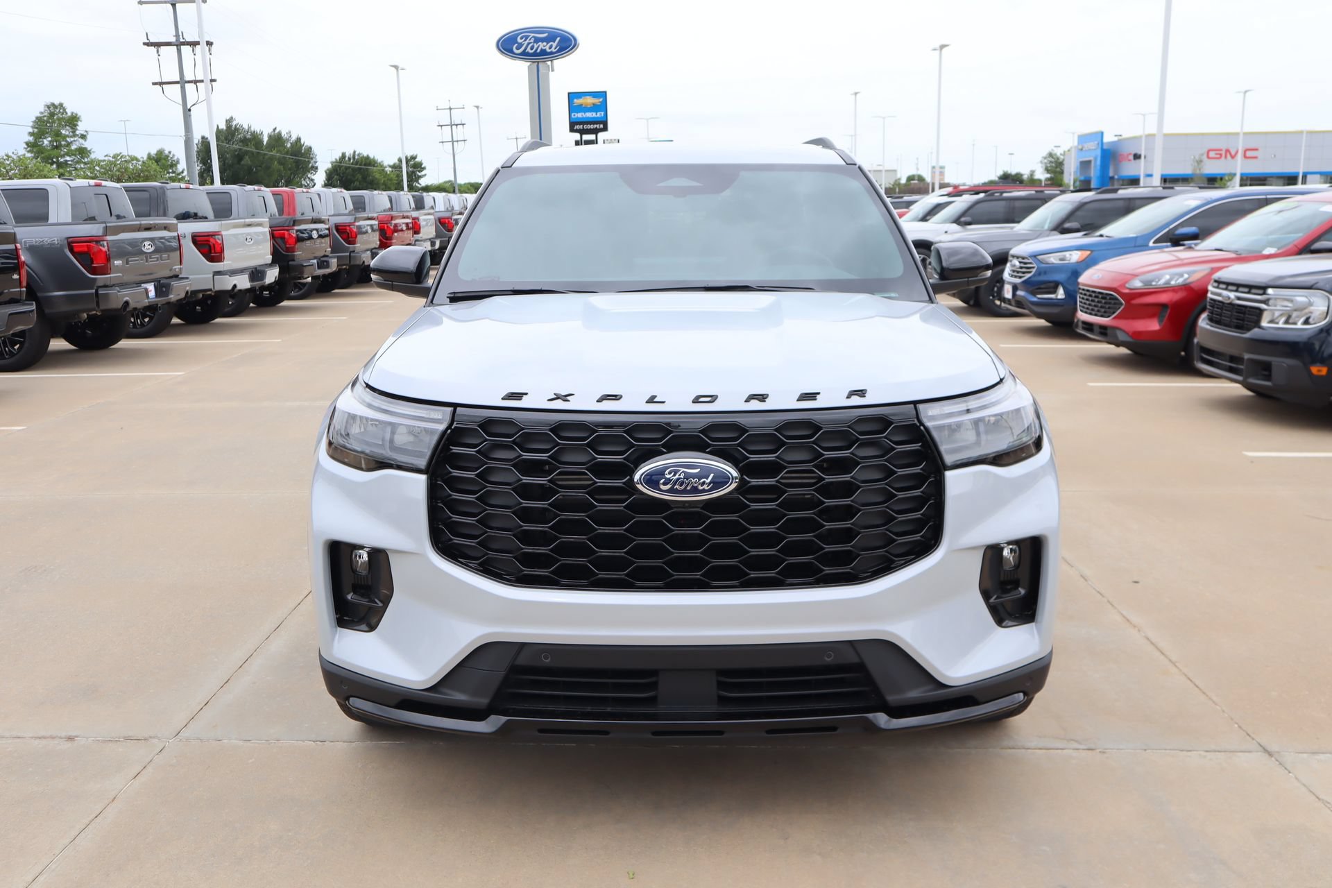 New 2026 Ford Explorer ST-Line w/ ST-Line Street Pack AWD/4WD image 9