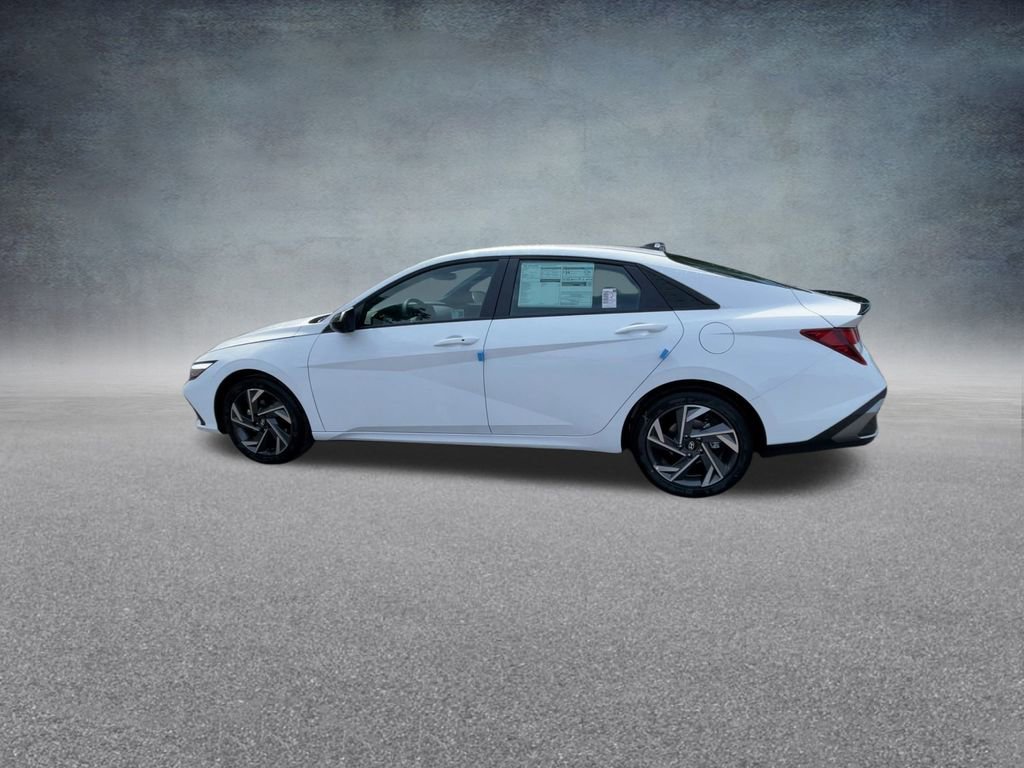 Used 2025 Hyundai Elantra Sport image 15