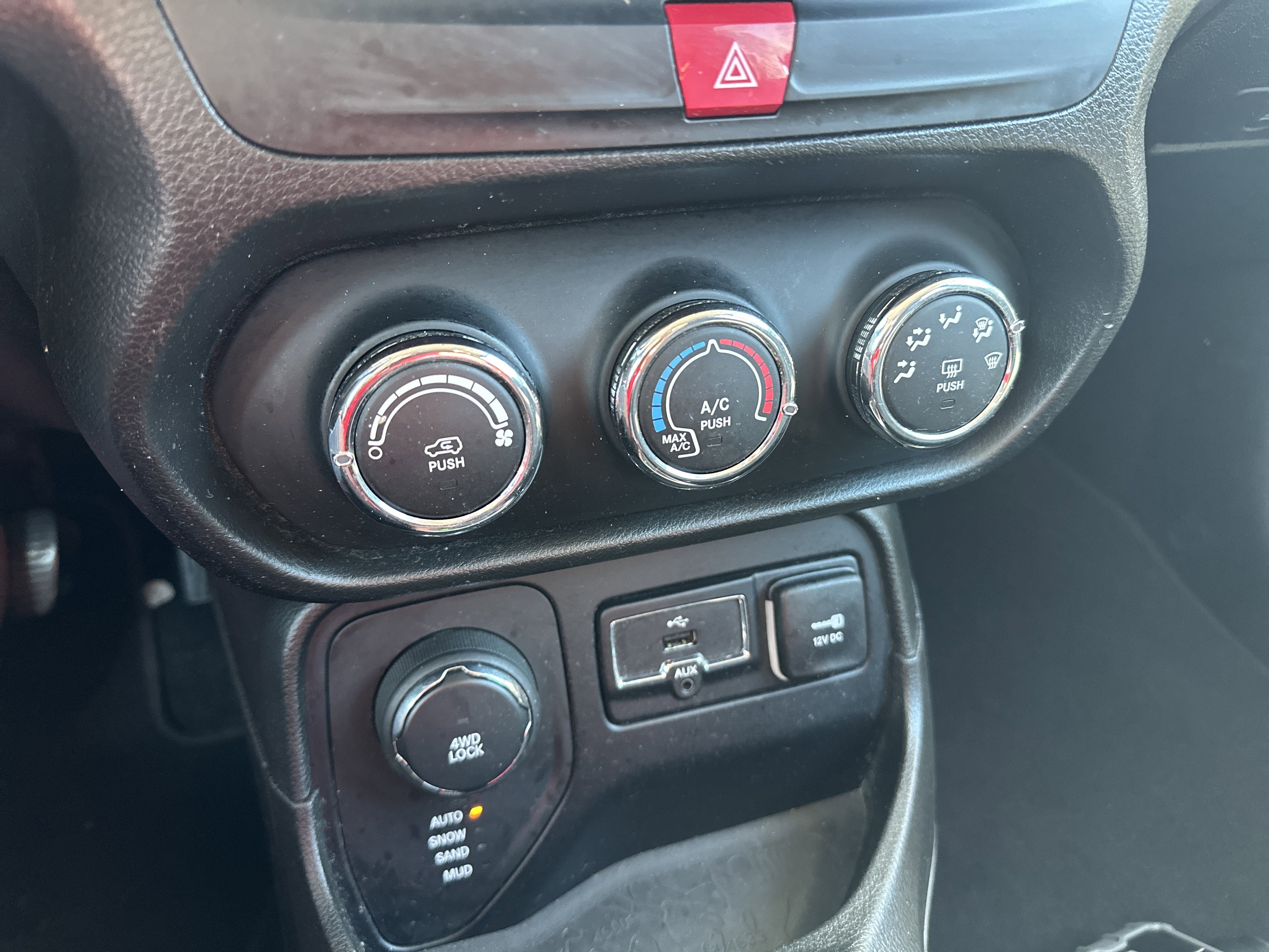 Used 2017 Jeep Renegade Sport w/ Power & Air Group image 21