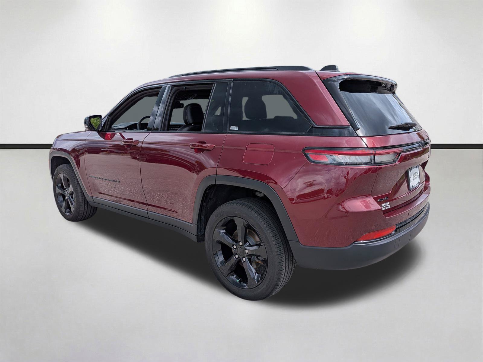 Used 2024 Jeep Grand Cherokee Limited w/ Luxury Tech Group II AWD/4WD image 6