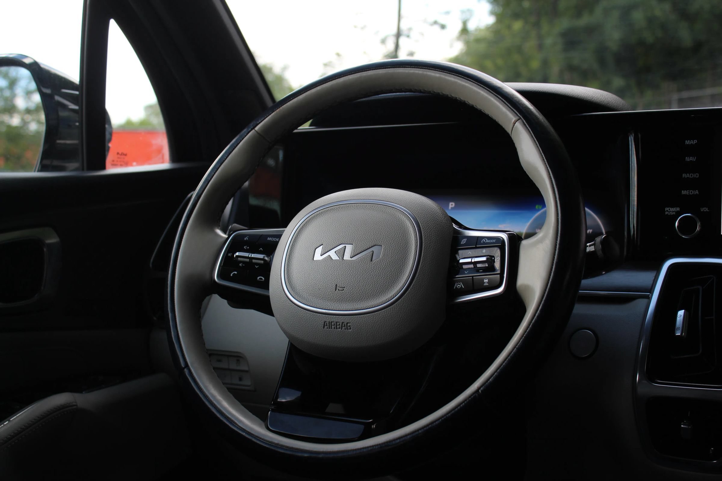 Used 2022 Kia Sorento SX Prestige w/ Panoramic Sunroof Package AWD/4WD image 21