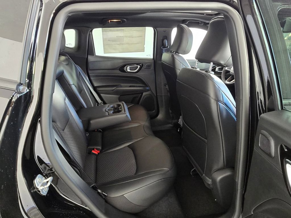 New 2026 Jeep Compass Latitude w/ Sun and Sound Group image 15