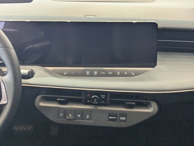 New 2026 Nissan Leaf Platinum+ w/ Cargo Package (Platinum+) image 16